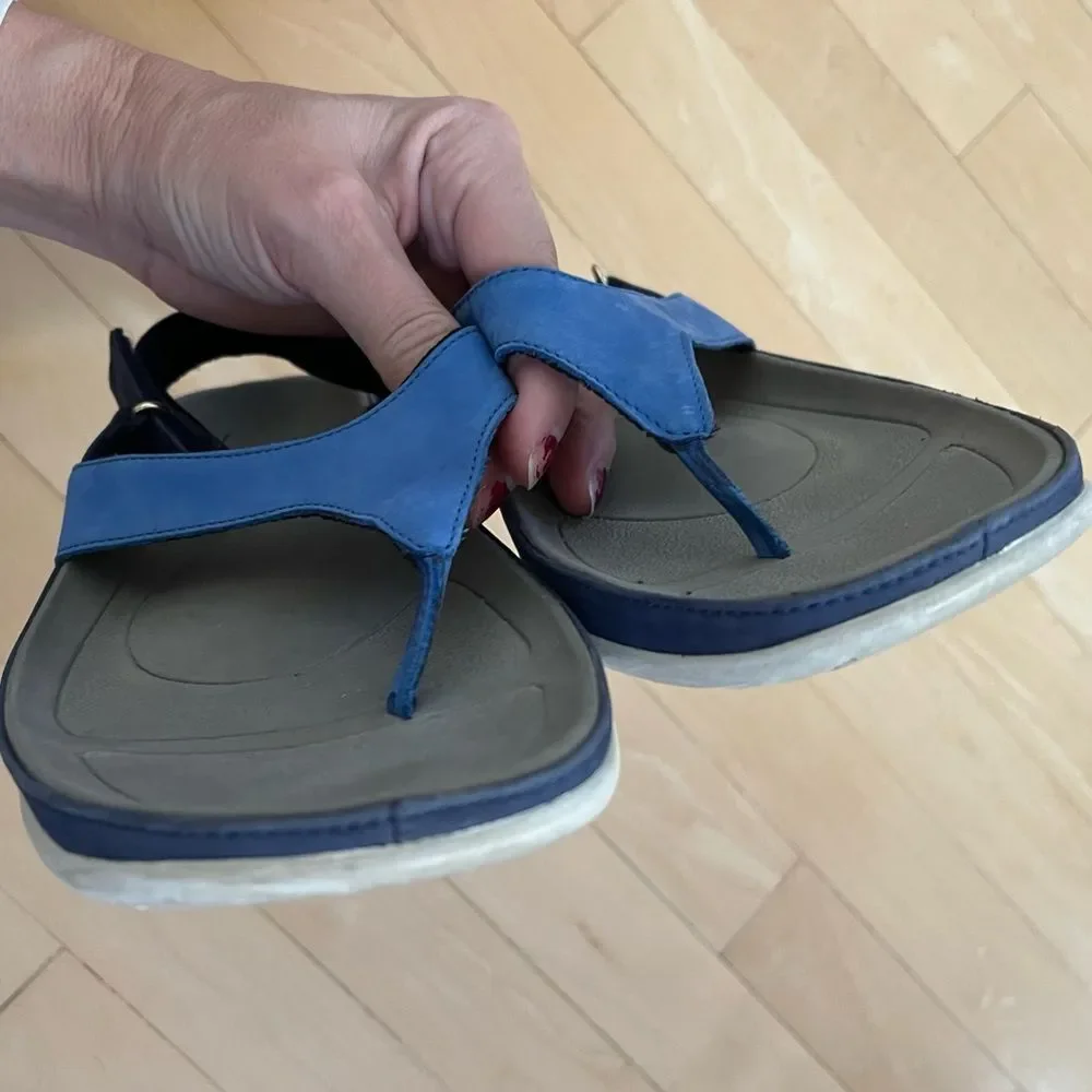 Strive Lipsi Thong Sandal in Blue 39.5
